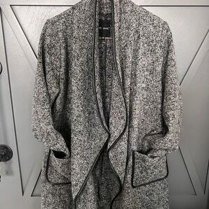 Me Jane black/white/gray jacket, pockets XL (juniors) faux leather piping